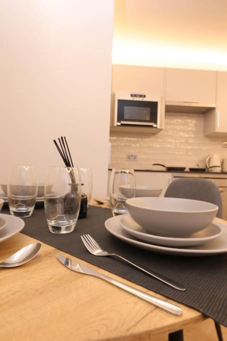 Riverside Serviced Apartments London Exteriör bild